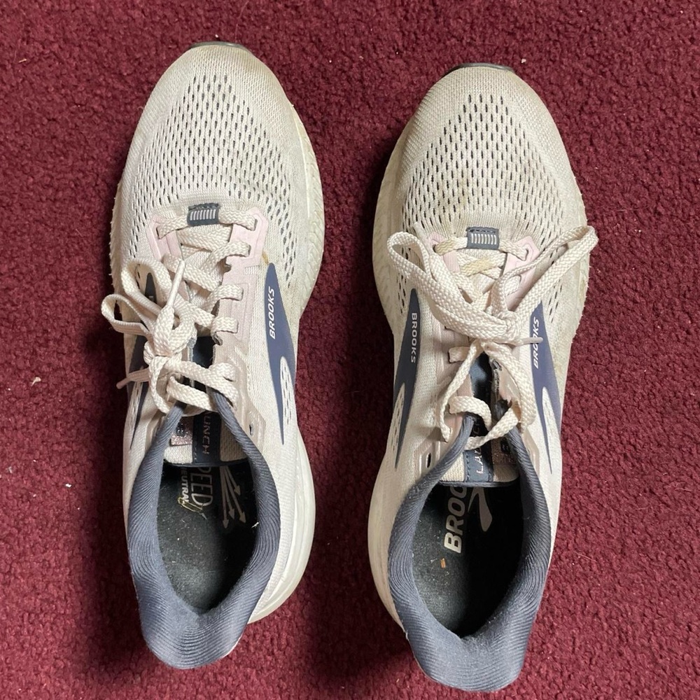 Brooks Launch 8 Women’s Sneaker
